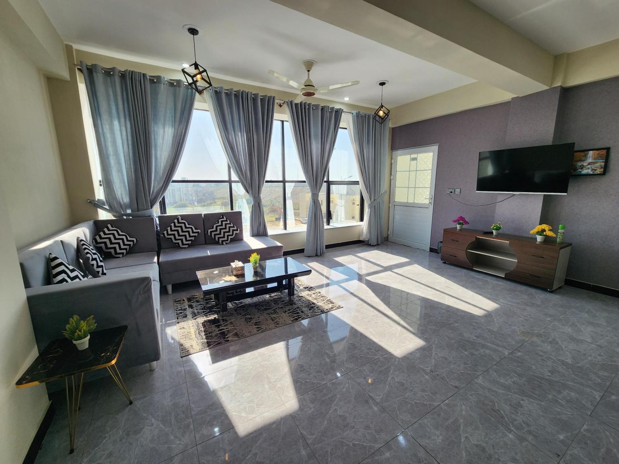 Motorway Majesty Suites Islamabad - Near Islamabad International Airport And Motorway מראה חיצוני תמונה