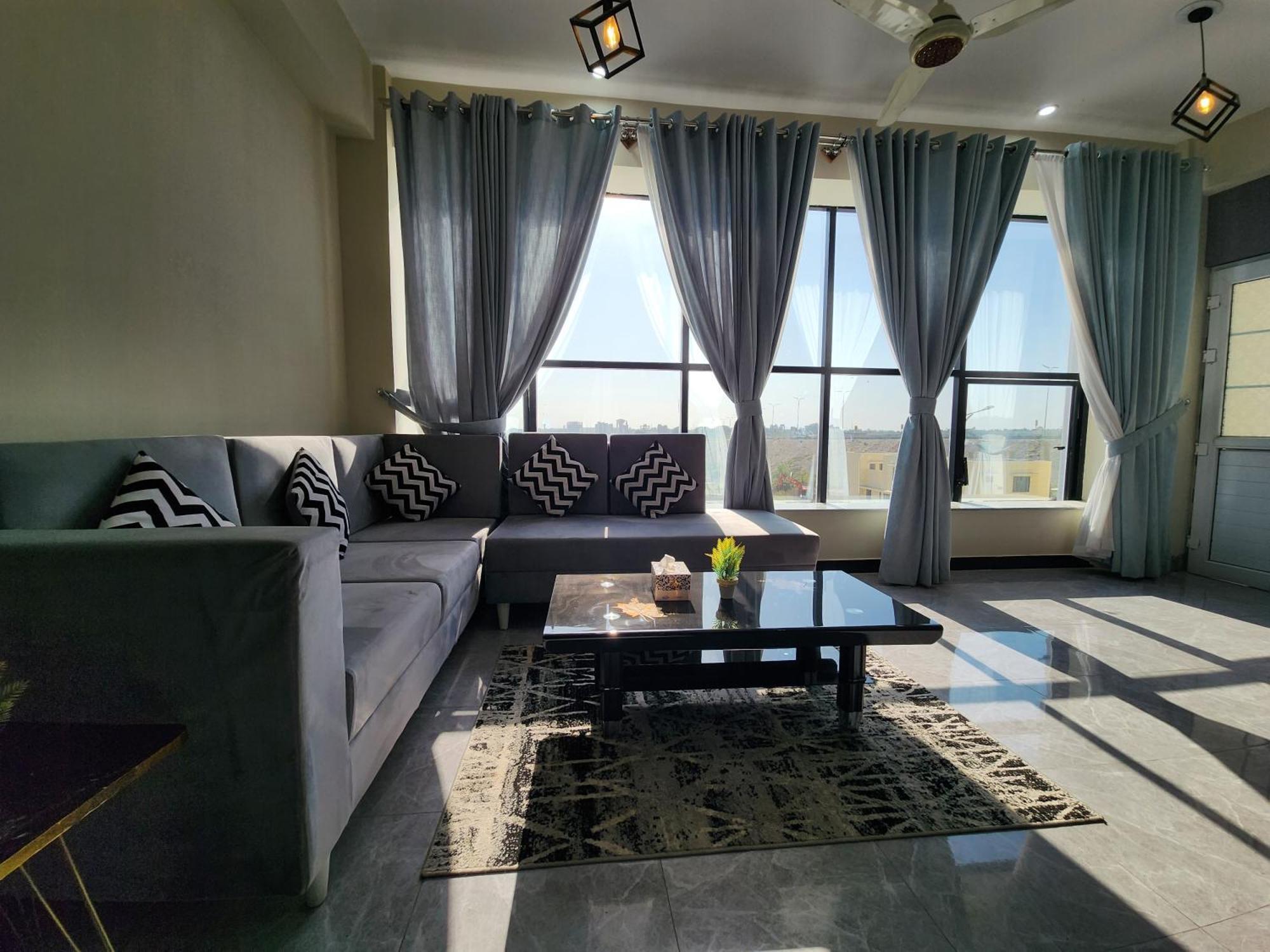 Motorway Majesty Suites Islamabad - Near Islamabad International Airport And Motorway מראה חיצוני תמונה