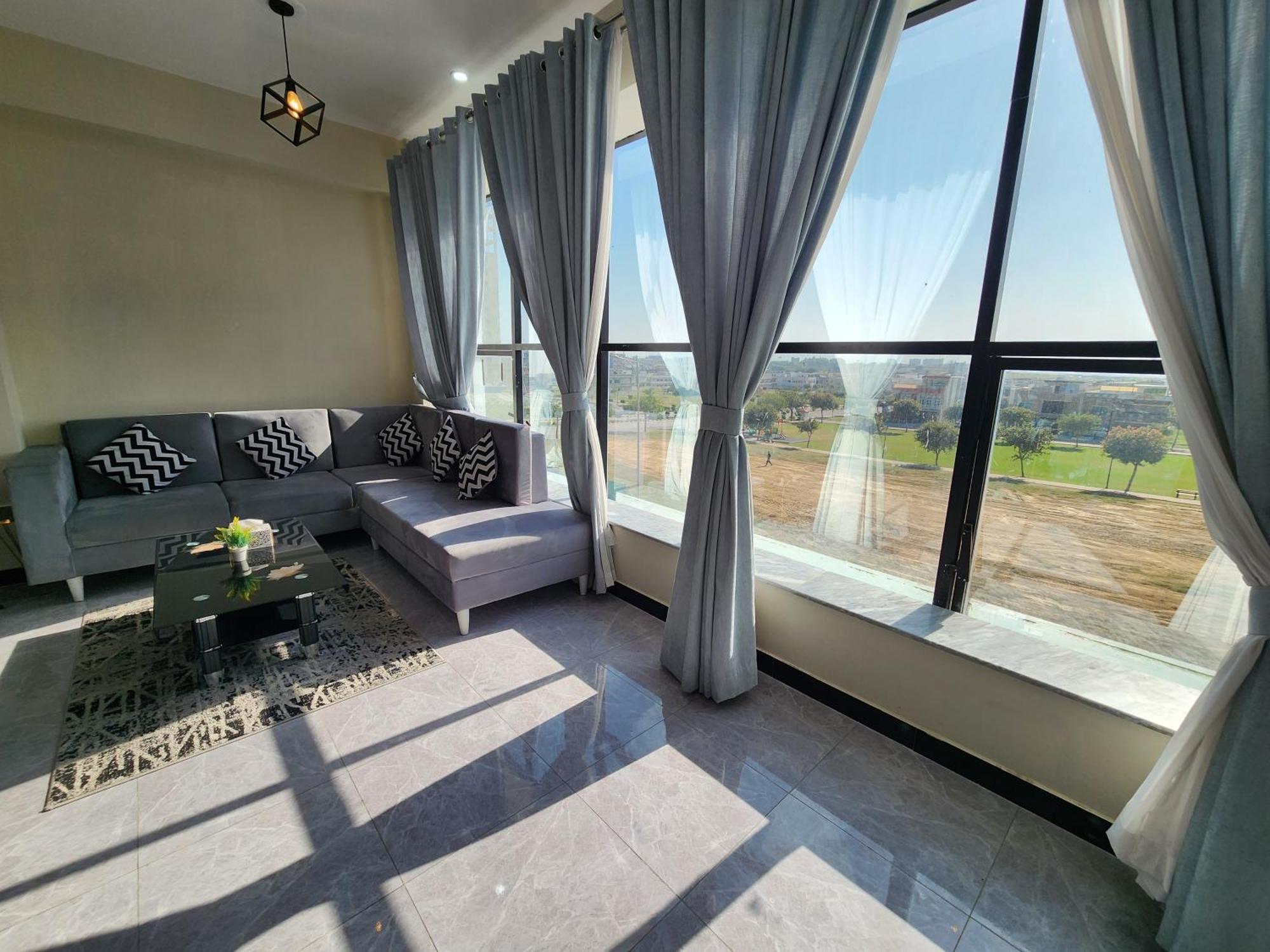Motorway Majesty Suites Islamabad - Near Islamabad International Airport And Motorway מראה חיצוני תמונה