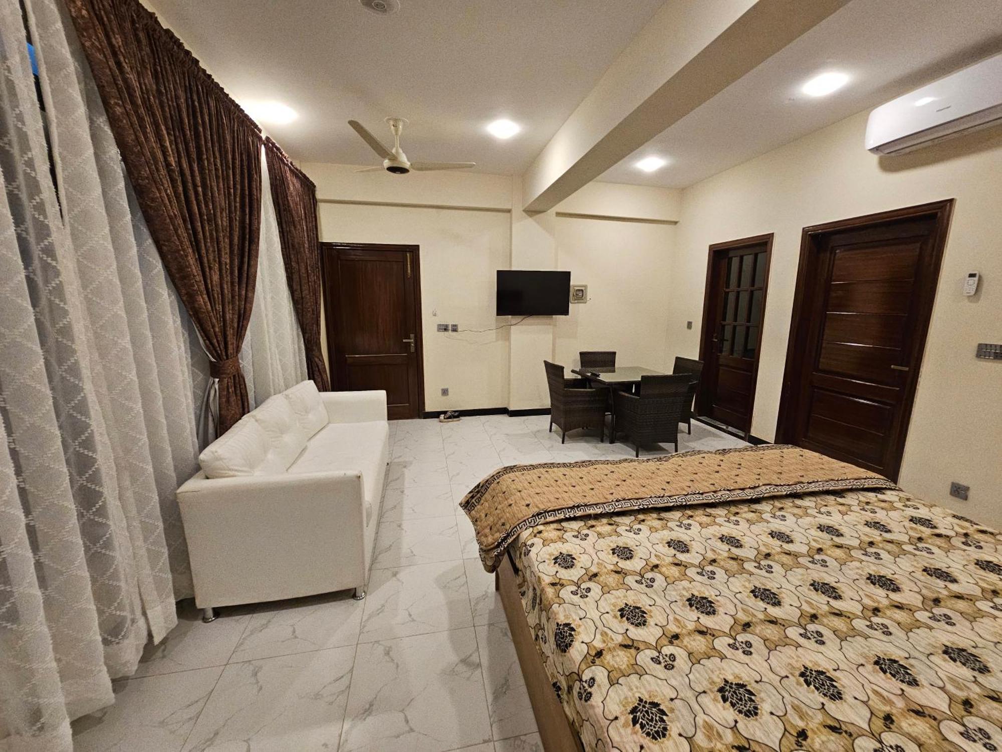 Motorway Majesty Suites Islamabad - Near Islamabad International Airport And Motorway מראה חיצוני תמונה