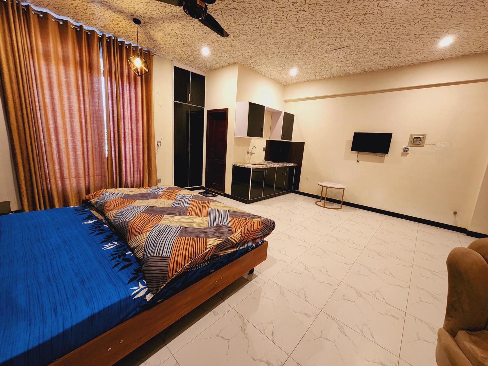 Motorway Majesty Suites Islamabad - Near Islamabad International Airport And Motorway חדר תמונה