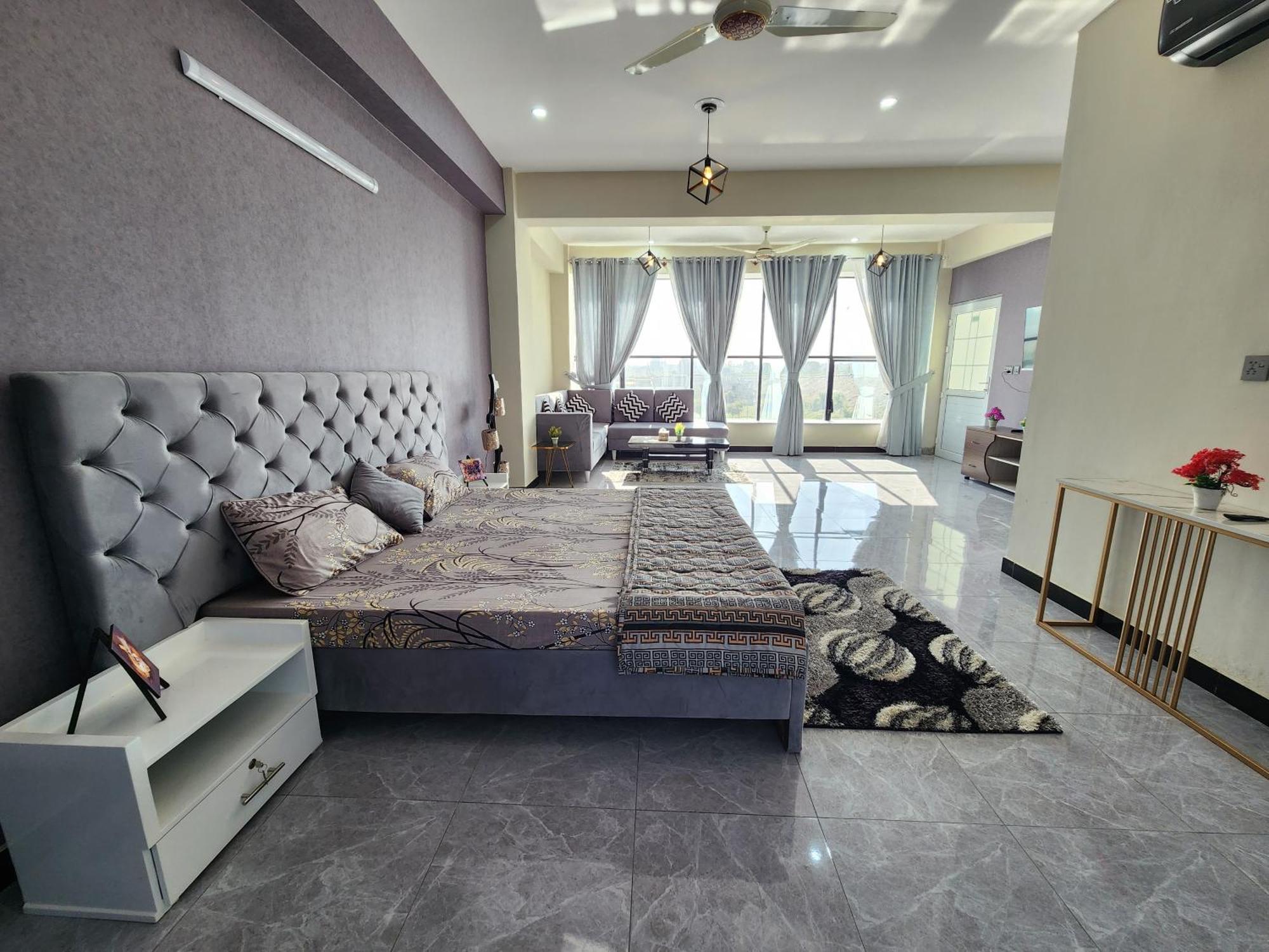 Motorway Majesty Suites Islamabad - Near Islamabad International Airport And Motorway חדר תמונה