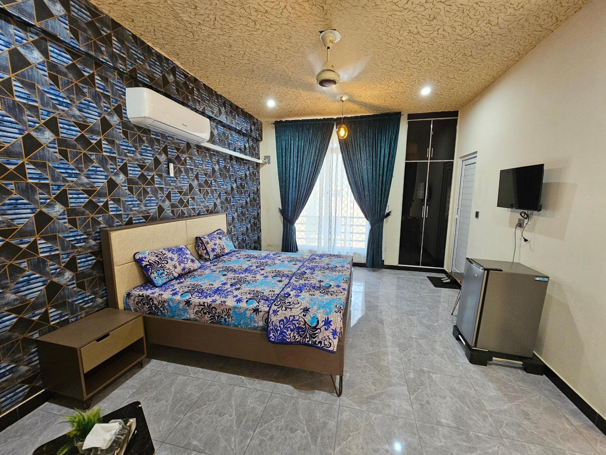Motorway Majesty Suites Islamabad - Near Islamabad International Airport And Motorway חדר תמונה