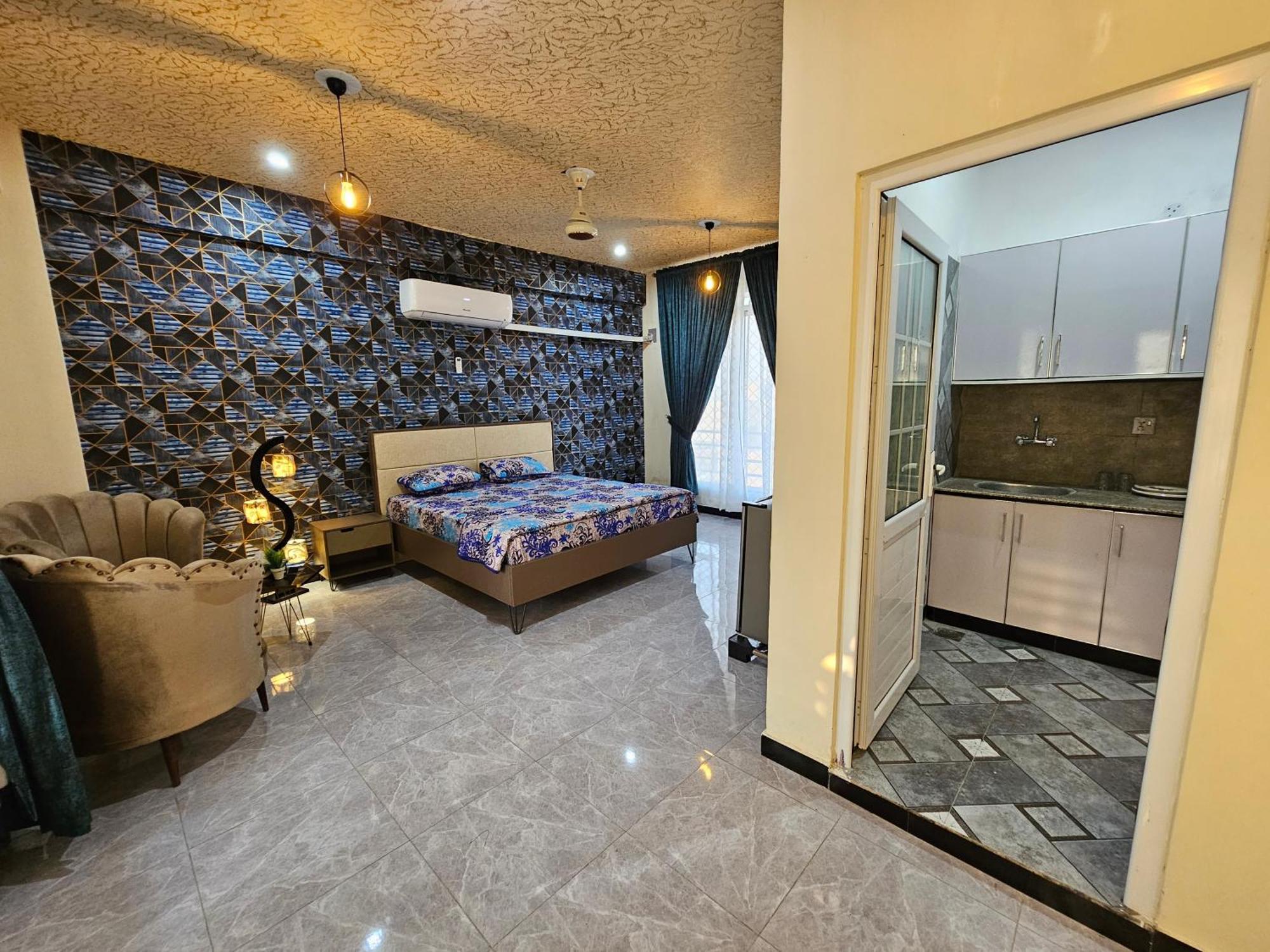 Motorway Majesty Suites Islamabad - Near Islamabad International Airport And Motorway חדר תמונה